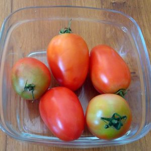 איך שומרים על עגבניות עסיסיות וטעימות טיפים שימושיים למטבח